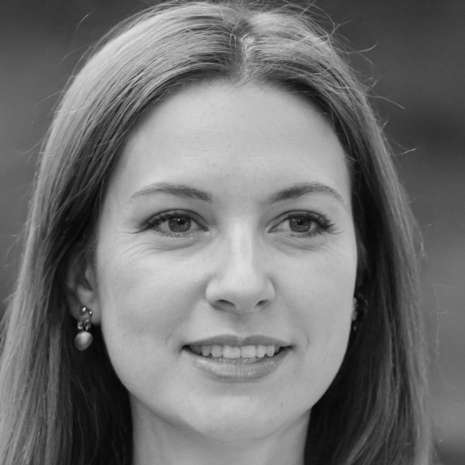 Vera Santos, Corporate Finance Director